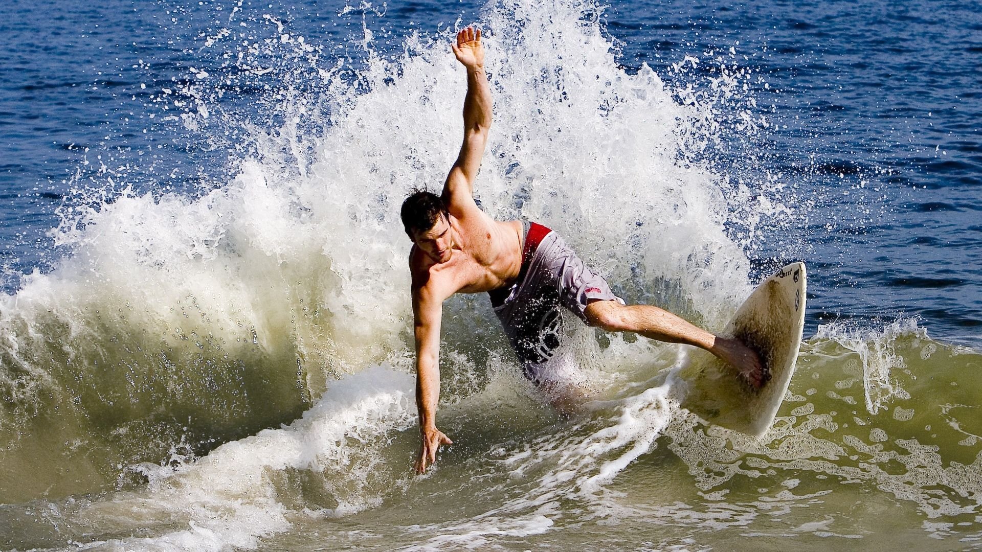 滑雪比赛观众人数增长，一场滑雪比赛多长时间